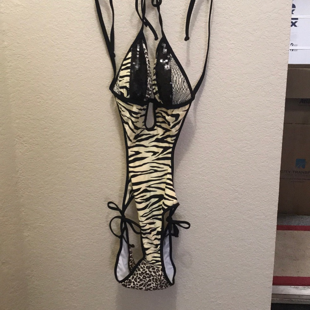 Guess one piece swimsuit